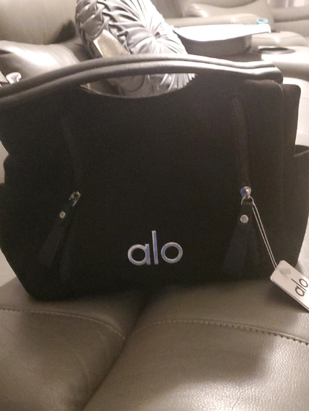 ALO Yoga Black Women's Logo Tote - Picture 4 of 6